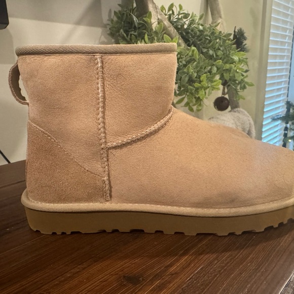 UGG Shoes - UGG Classic Mini II